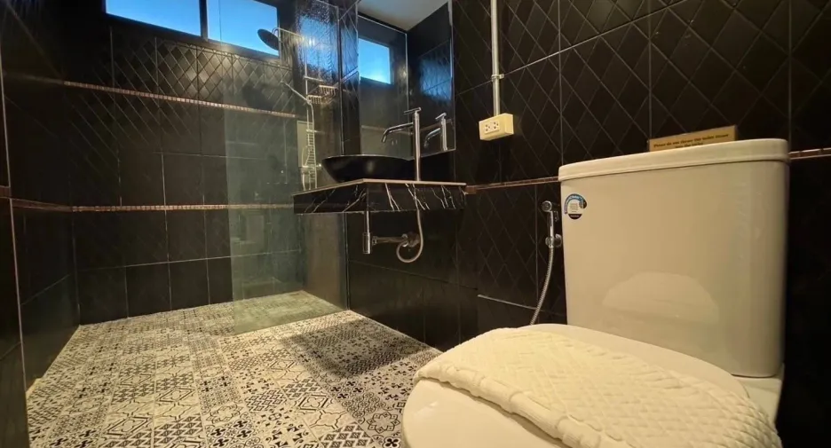 For rent 4 bedrooms villa in San Sai, Chiang Mai