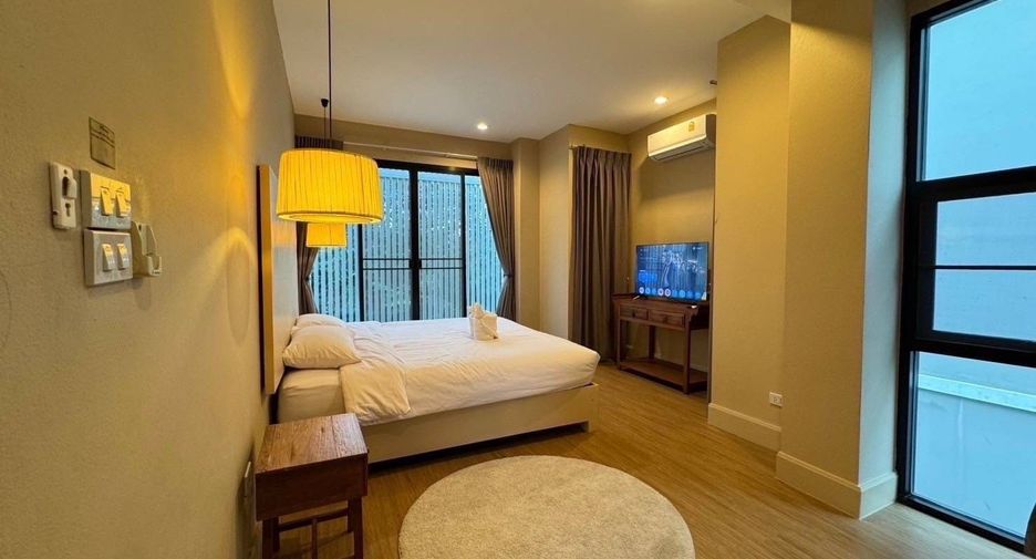 For rent 4 bedrooms villa in San Sai, Chiang Mai