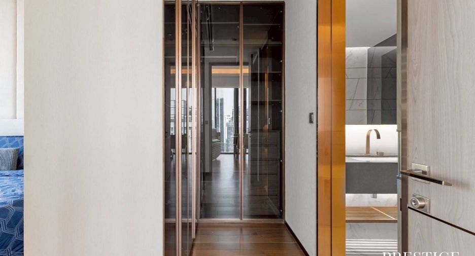 For rent 2 bedrooms condo in Khlong Toei, Bangkok