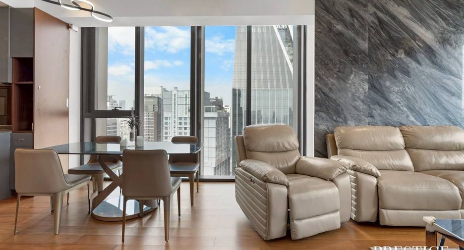 For rent 2 bedrooms condo in Khlong Toei, Bangkok