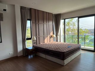 À louer 4 chambres maison à Bang Phli, Samut Prakan