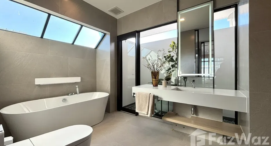 Casa en alquiler de 4 habitaciones en Bang Phli, Samut Prakan