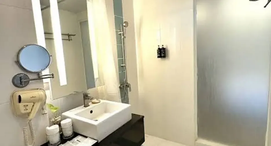 For rent 40 bedrooms hotel in Watthana, Bangkok