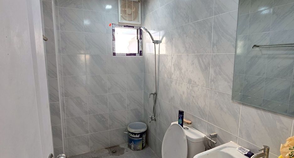 For rent 8 bedrooms office in Bang Sue, Bangkok