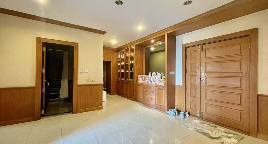 For sale and for rent 4 bedrooms condo in Bang Na, Bangkok