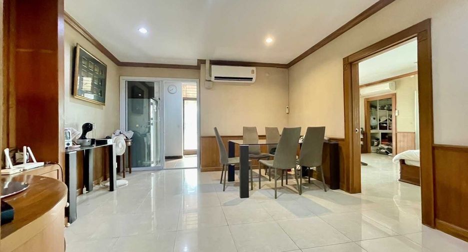 For sale and for rent 4 bedrooms condo in Bang Na, Bangkok