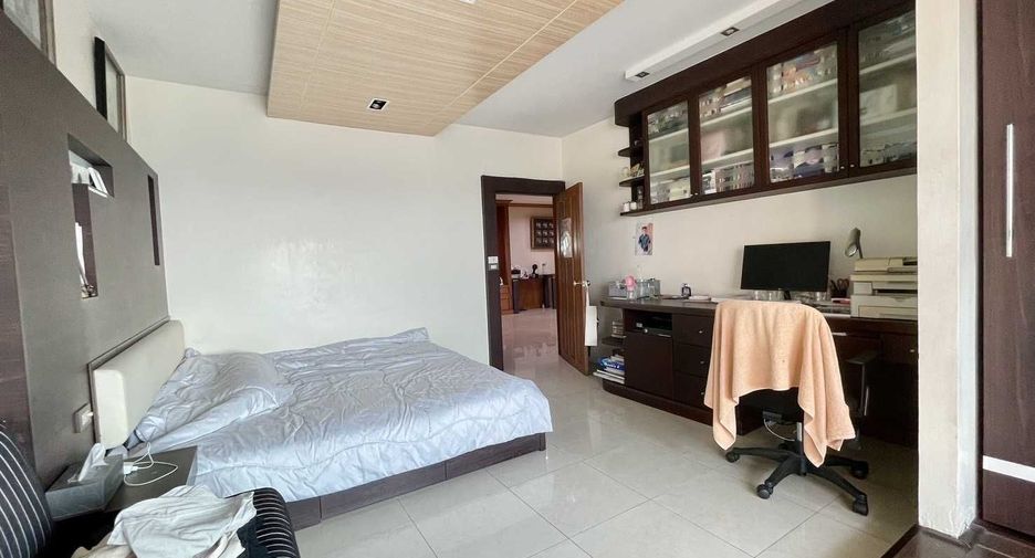 For sale and for rent 4 bedrooms condo in Bang Na, Bangkok