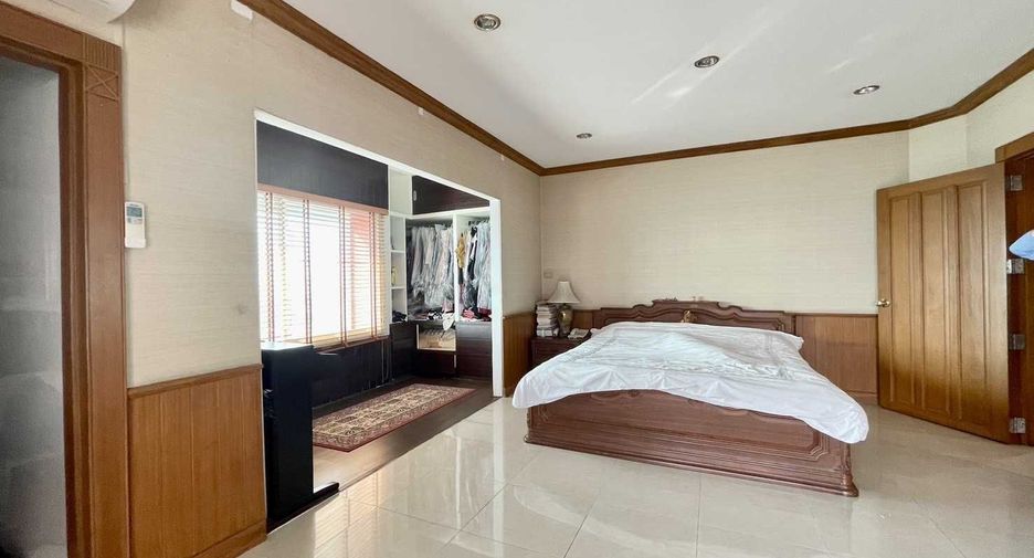 For sale and for rent 4 bedrooms condo in Bang Na, Bangkok