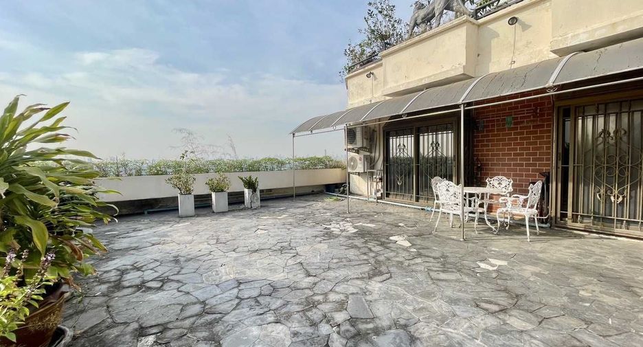 For sale and for rent 4 bedrooms condo in Bang Na, Bangkok