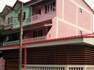 For Rent 4 Bedroom Townhouse In Bang Khun Thian, Bangkok