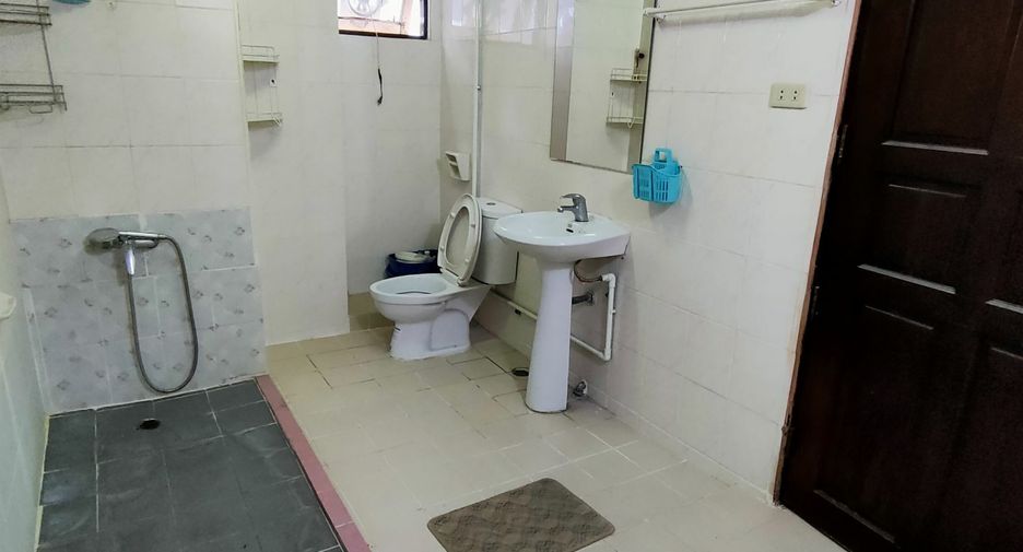 Wohnung zur Miete mit 2 Zimmer in Khlong Toei, Bangkok