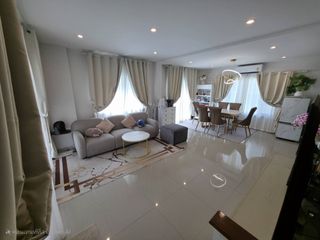 Casa adosada en venta de 3 habitaciones en Thalang, Phuket