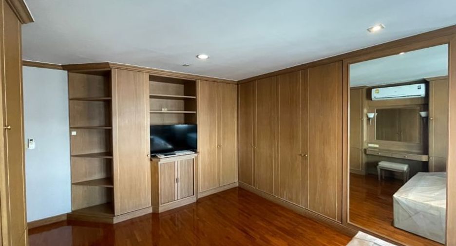 Condo en alquiler de 3 habitaciones en Sathon, Bangkok