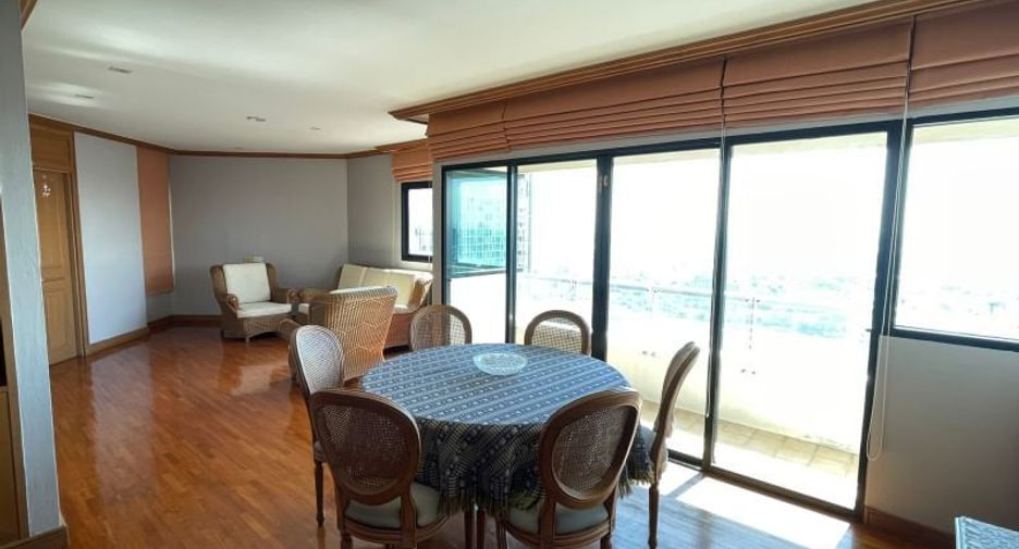 Condo en alquiler de 3 habitaciones en Sathon, Bangkok
