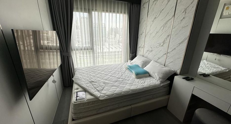 For sale 2 bedrooms condo in Huai Khwang, Bangkok