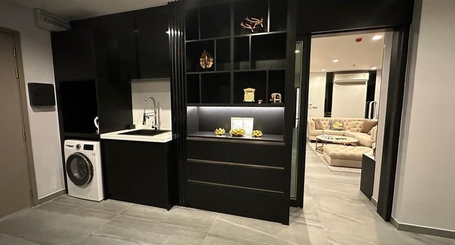For sale 2 bedrooms condo in Huai Khwang, Bangkok