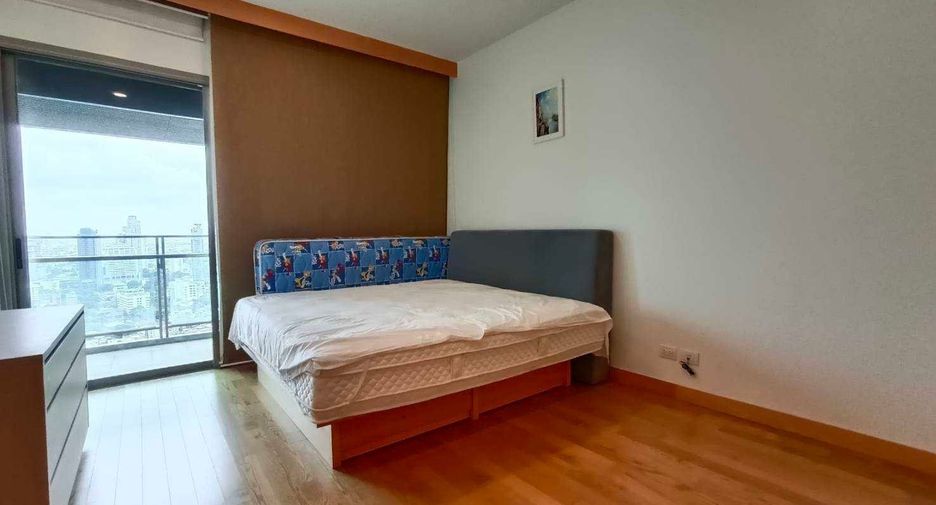 For rent 2 bedrooms condo in Khlong Toei, Bangkok