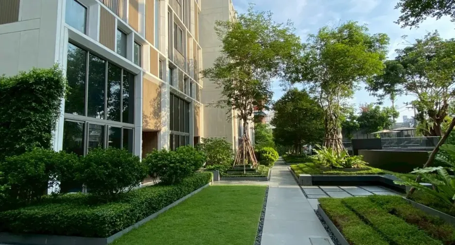 For sale and for rent 4 bedrooms house in Watthana, Bangkok
