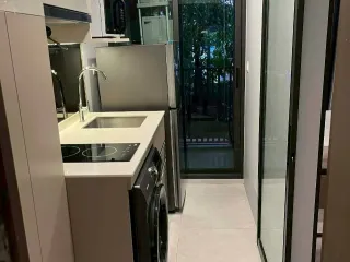 For rent 1 bed condo in Phra Khanong, Bangkok