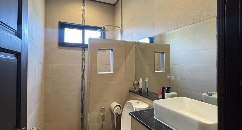 For rent 3 bedrooms house in Mueang Chiang Mai, Chiang Mai