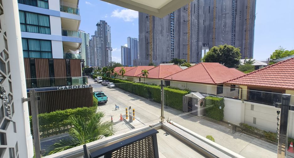 Condo en venta y en alquiler de 3 habitaciones en Jomtien, Pattaya