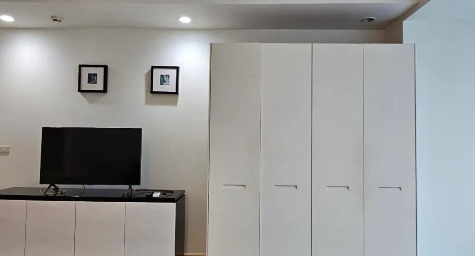 For rent studio condo in Pathum Wan, Bangkok