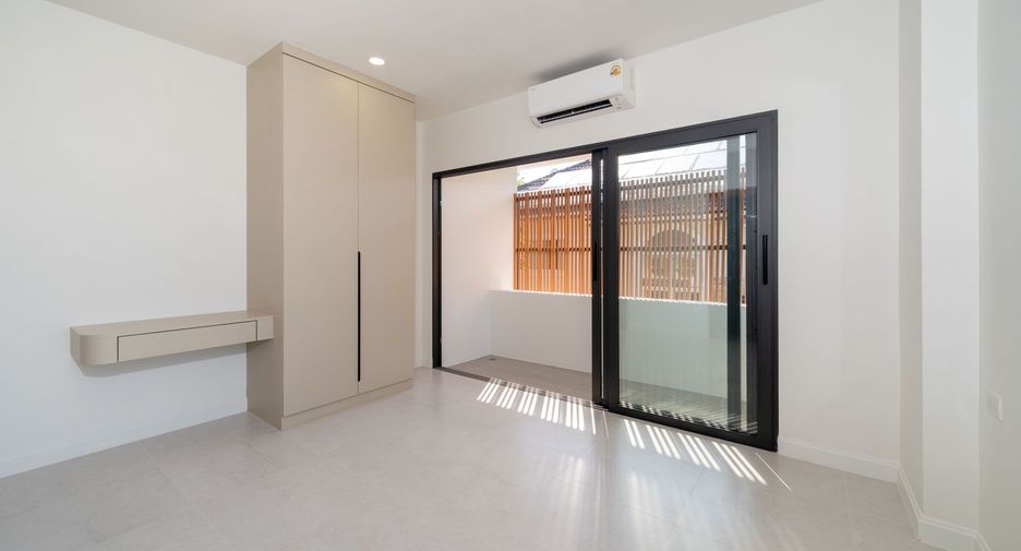 For sale 4 bedrooms villa in Thalang, Phuket