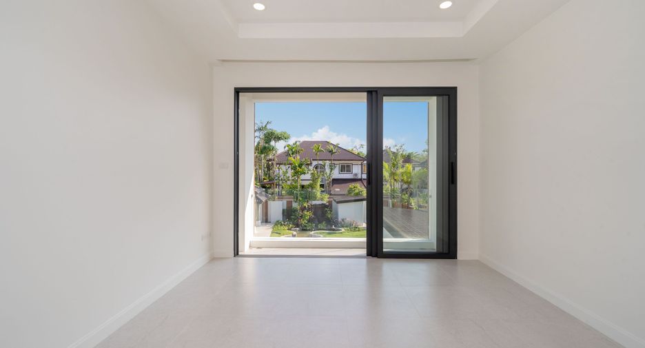 For sale 4 bedrooms villa in Thalang, Phuket