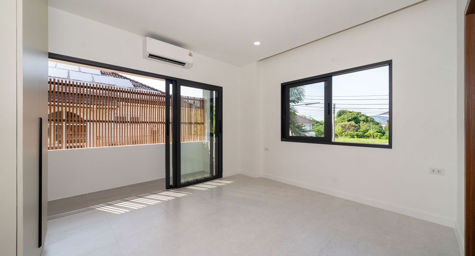 For sale 4 bedrooms villa in Thalang, Phuket