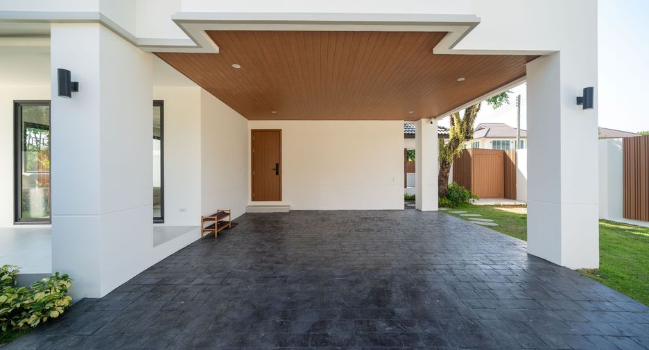 For sale 4 bedrooms villa in Thalang, Phuket