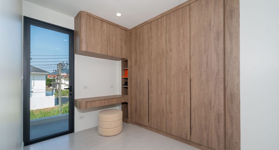 For sale 4 bedrooms villa in Thalang, Phuket