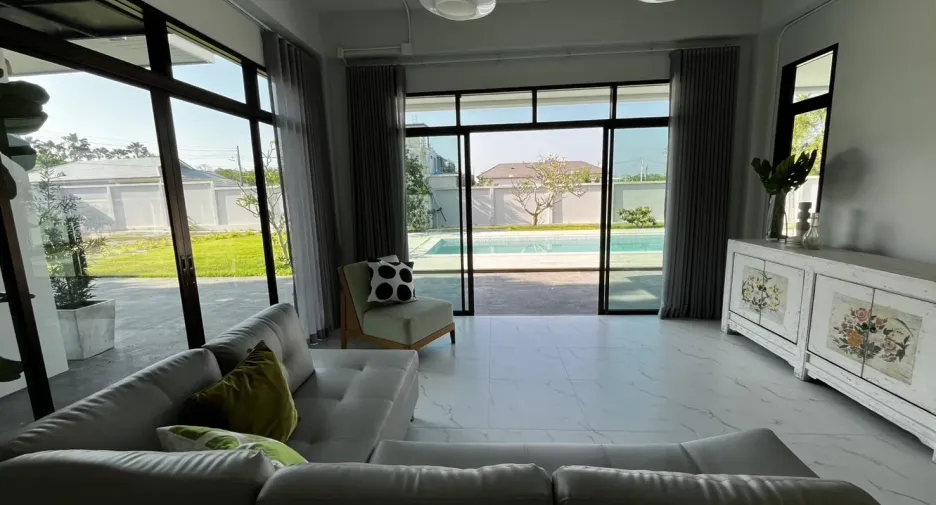 Villa zum Kauf mit 4 Zimmer in Sattahip, Chonburi