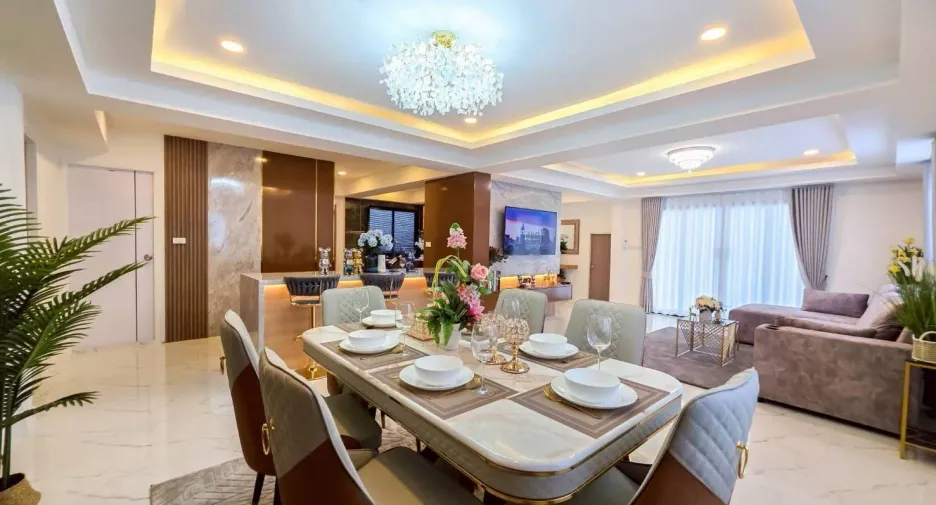 For sale 5 bedrooms villa in Bang Lamung, Chonburi