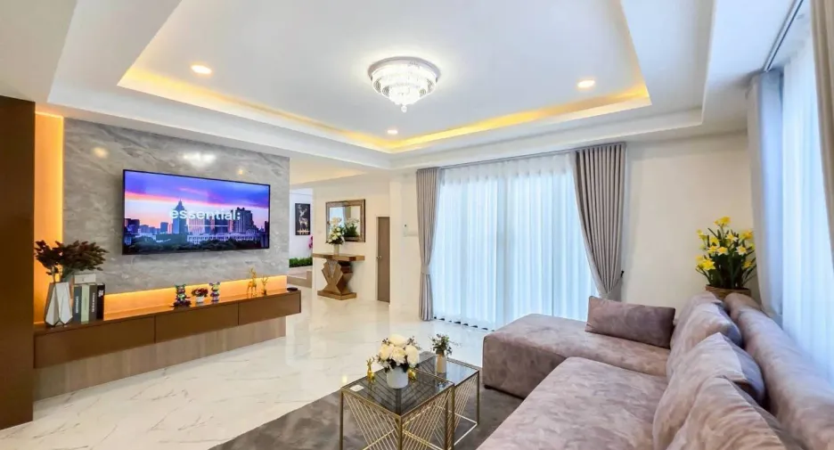 For sale 5 bedrooms villa in Bang Lamung, Chonburi