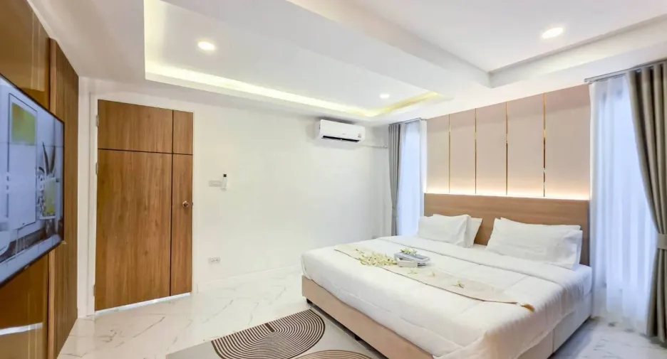 For sale 5 bedrooms villa in Bang Lamung, Chonburi