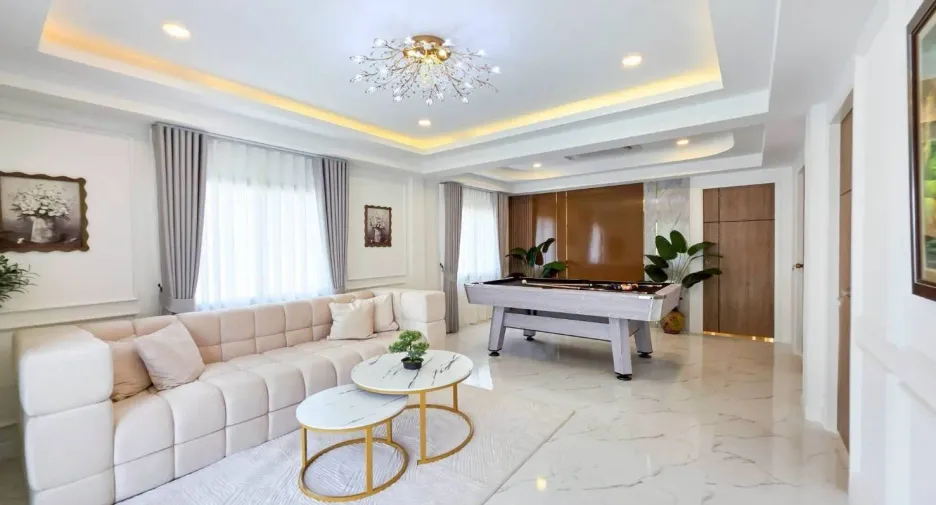 For sale 5 bedrooms villa in Bang Lamung, Chonburi