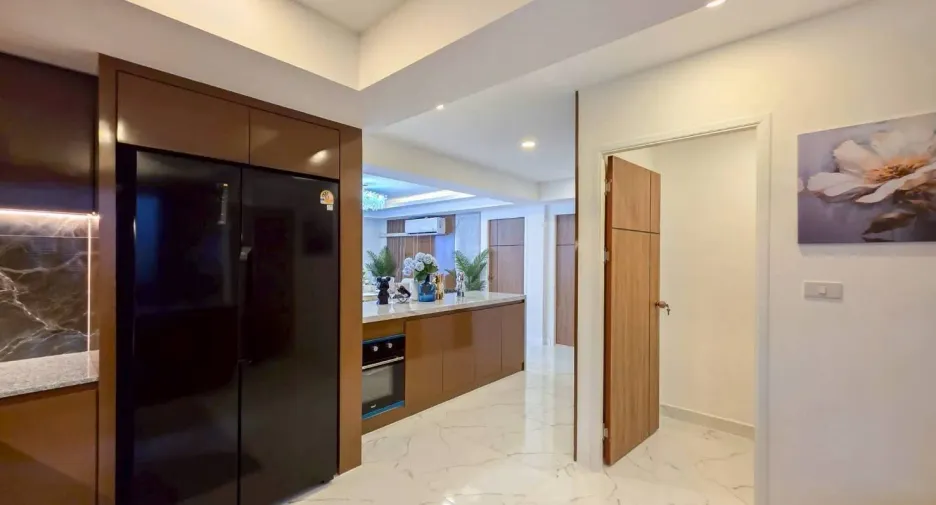 For sale 5 bedrooms villa in Bang Lamung, Chonburi