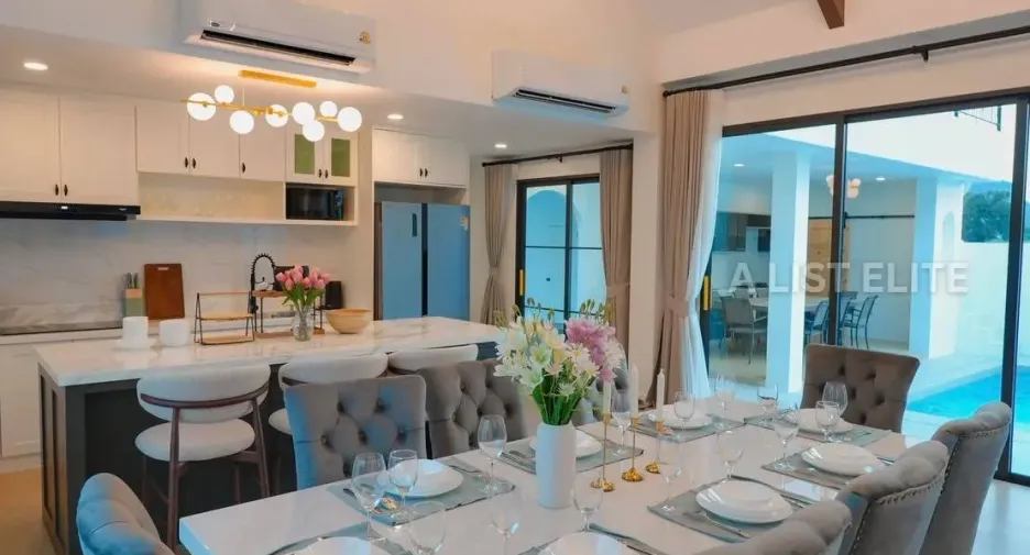 For sale 5 bedrooms house in Sattahip, Chonburi