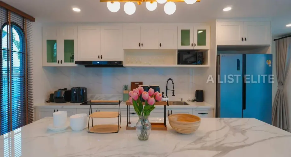 For sale 5 bedrooms house in Sattahip, Chonburi