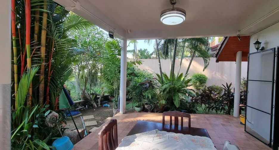 For rent 4 bedrooms villa in Mueang Phuket, Phuket