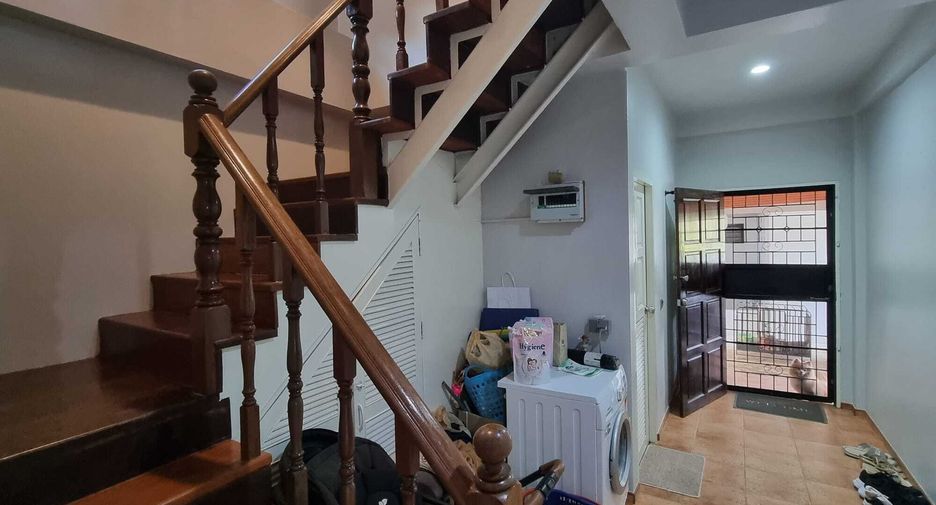 For rent 4 bedrooms villa in Mueang Phuket, Phuket