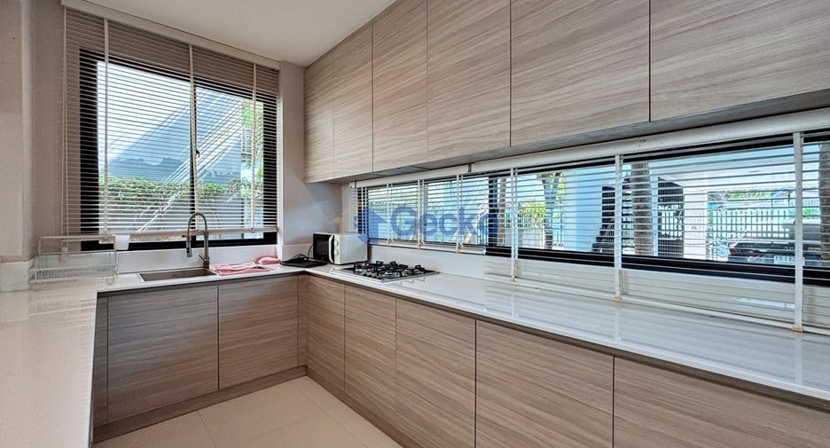 For sale 3 bedrooms house in Sattahip, Chonburi