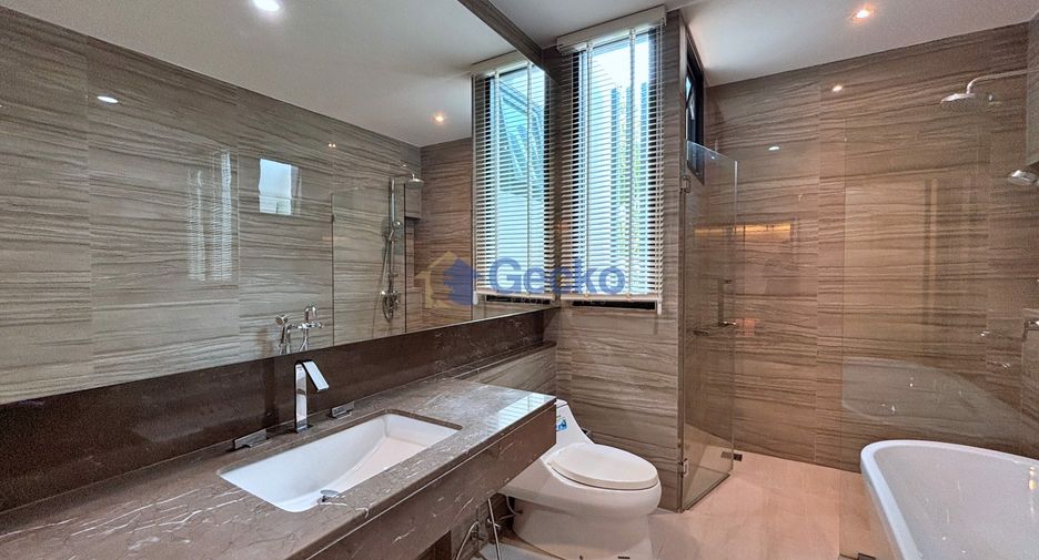 For sale 3 bedrooms house in Sattahip, Chonburi
