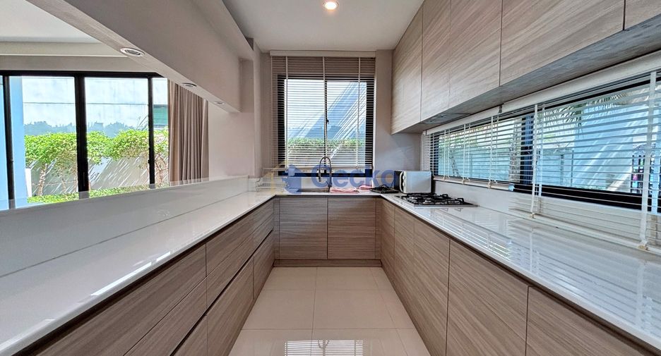 For sale 3 bedrooms house in Sattahip, Chonburi