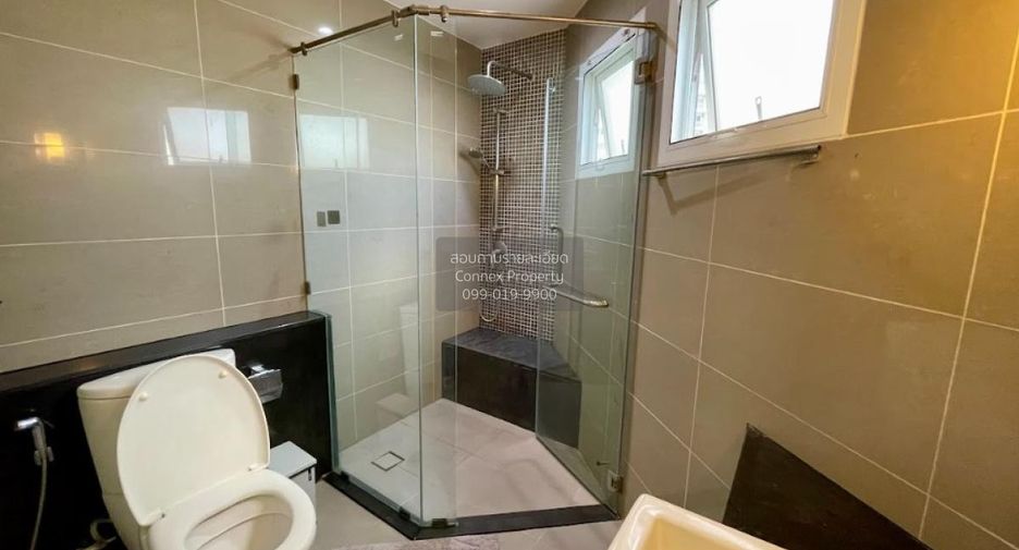Condo en alquiler de 2 habitaciones en Huai Khwang, Bangkok
