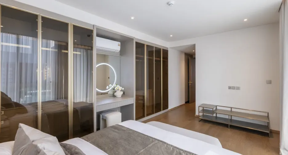 For rent 2 bedrooms condo in Khlong Toei, Bangkok