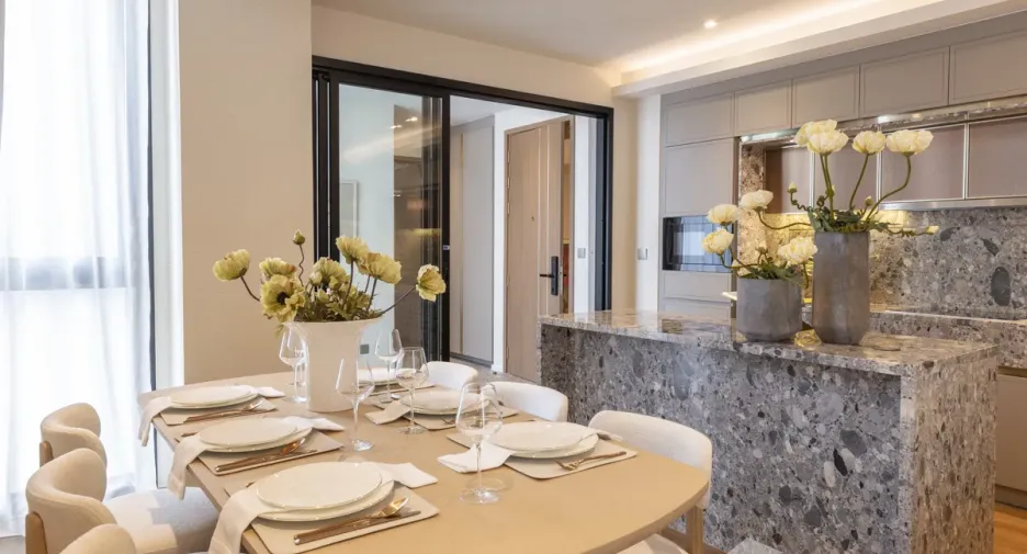 For rent 2 bedrooms condo in Khlong Toei, Bangkok