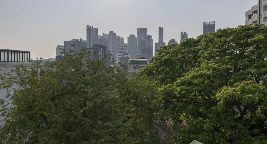 For rent 3 bedrooms condo in Khlong Toei, Bangkok