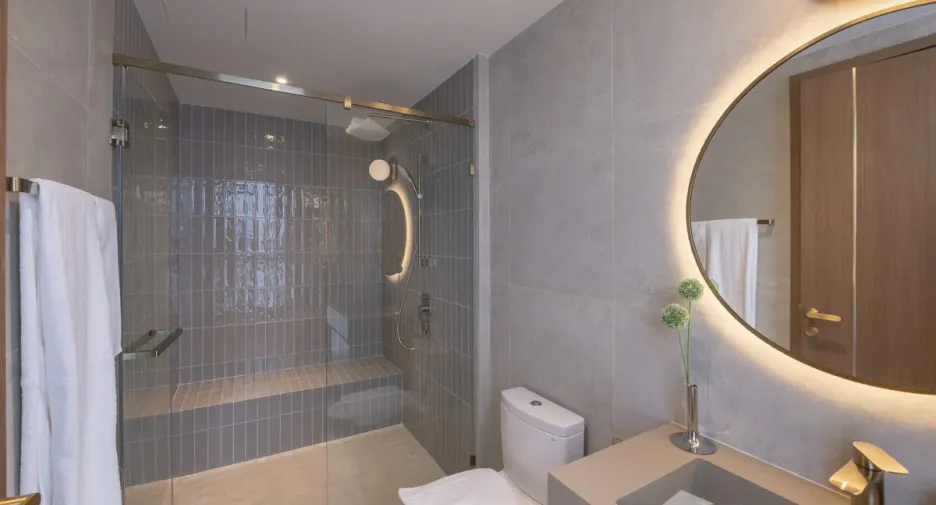 For rent 3 bedrooms condo in Khlong Toei, Bangkok