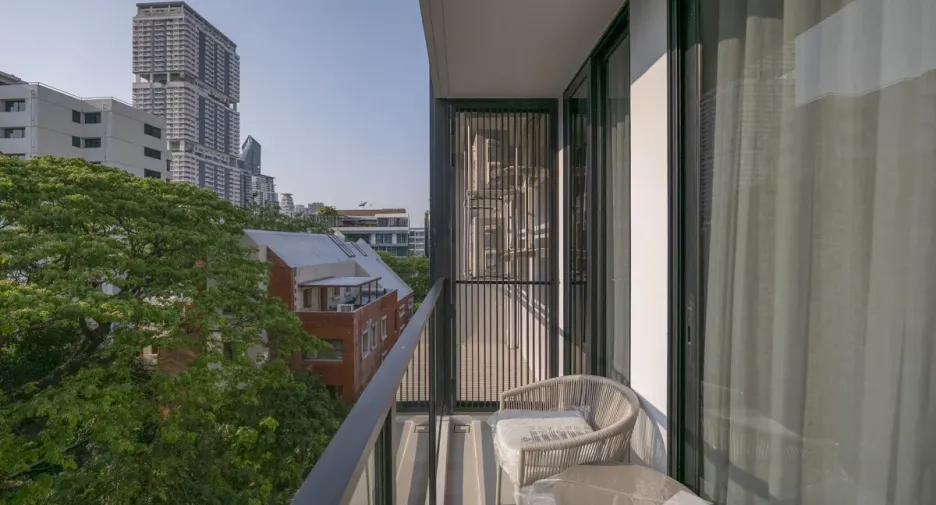 For rent 3 bedrooms condo in Khlong Toei, Bangkok